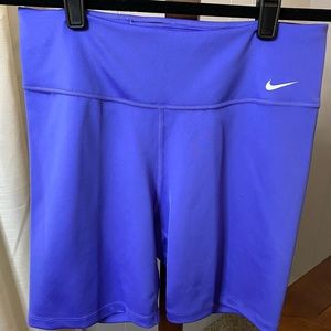 Nike Women’s Dry-Fit Mid-Rise 7” Running Shorts